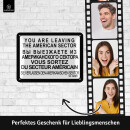 Nostalgie DDR Blechschild retro - You Are Leaving the American Sector Schild - Checkpoint Charlie Berlin Souvenirs als Geschenk 15x20cm