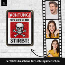 LANOLU retro Blechschild Achtung wer klaut stirbt, lustiges Sprüche Schild aus Metall- geprägt und gestanzt, Deko für Garage 15x20 cm